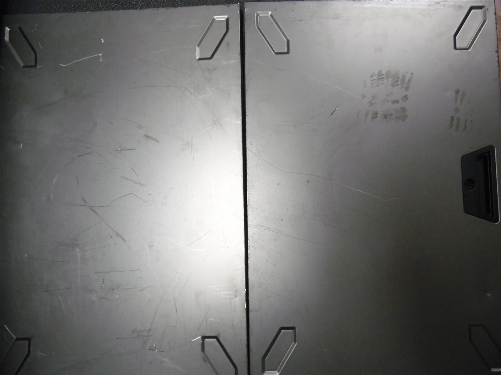 DELL POWEREDGE T640 SERVER CHASSIS SIDE LEFT AND RIGTH COVERS HEAVY SCRATCHES