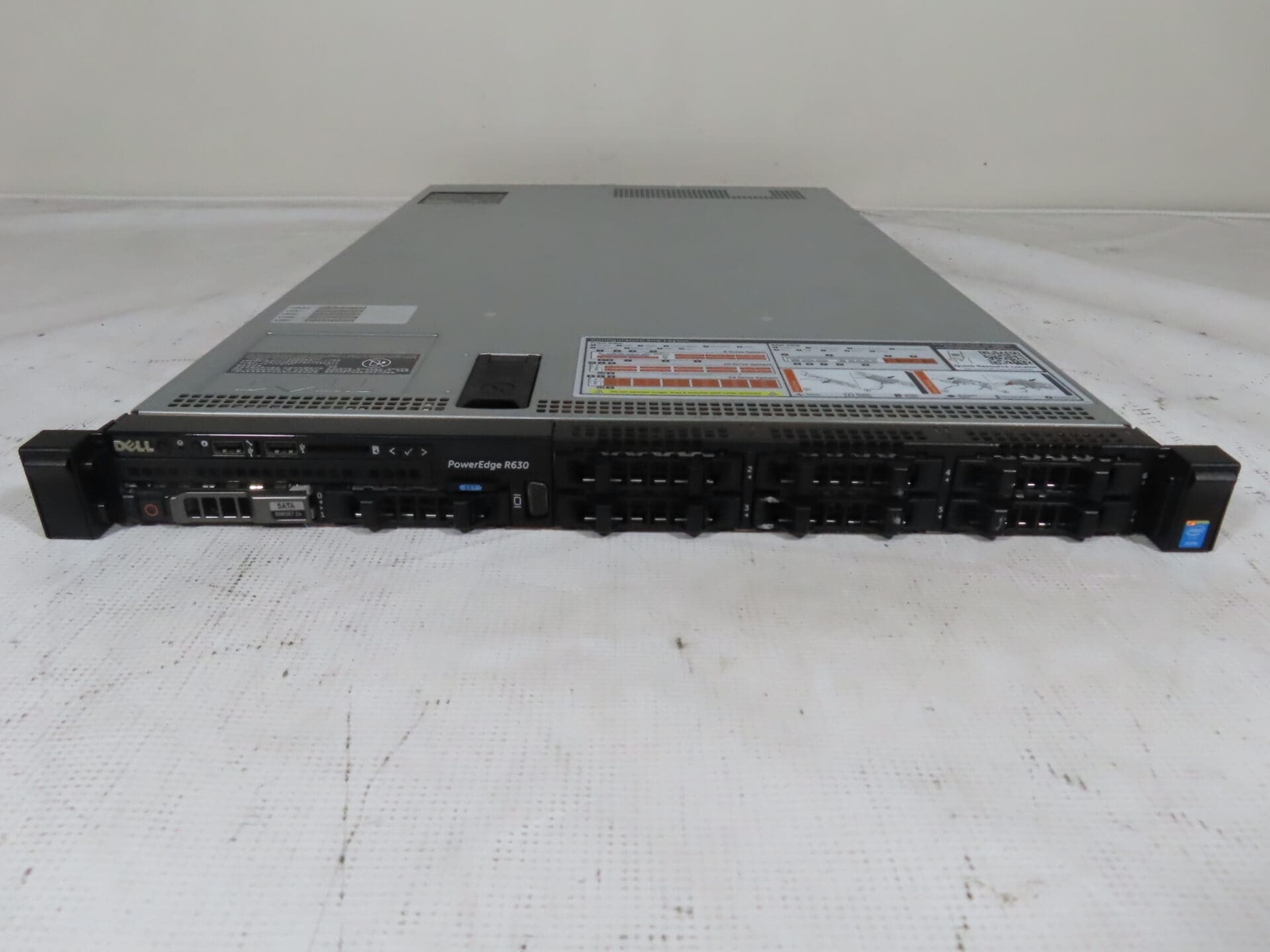 Dell Poweredge R630 2x Xeon E5-2620 v4 2.1ghz 16-Cores  32gb  240GB SSD  495w