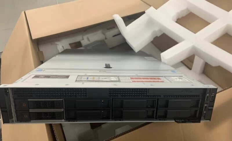 Dell PowerEdge R750 8×3.5″ SAS/SATA CTO 2U Server
