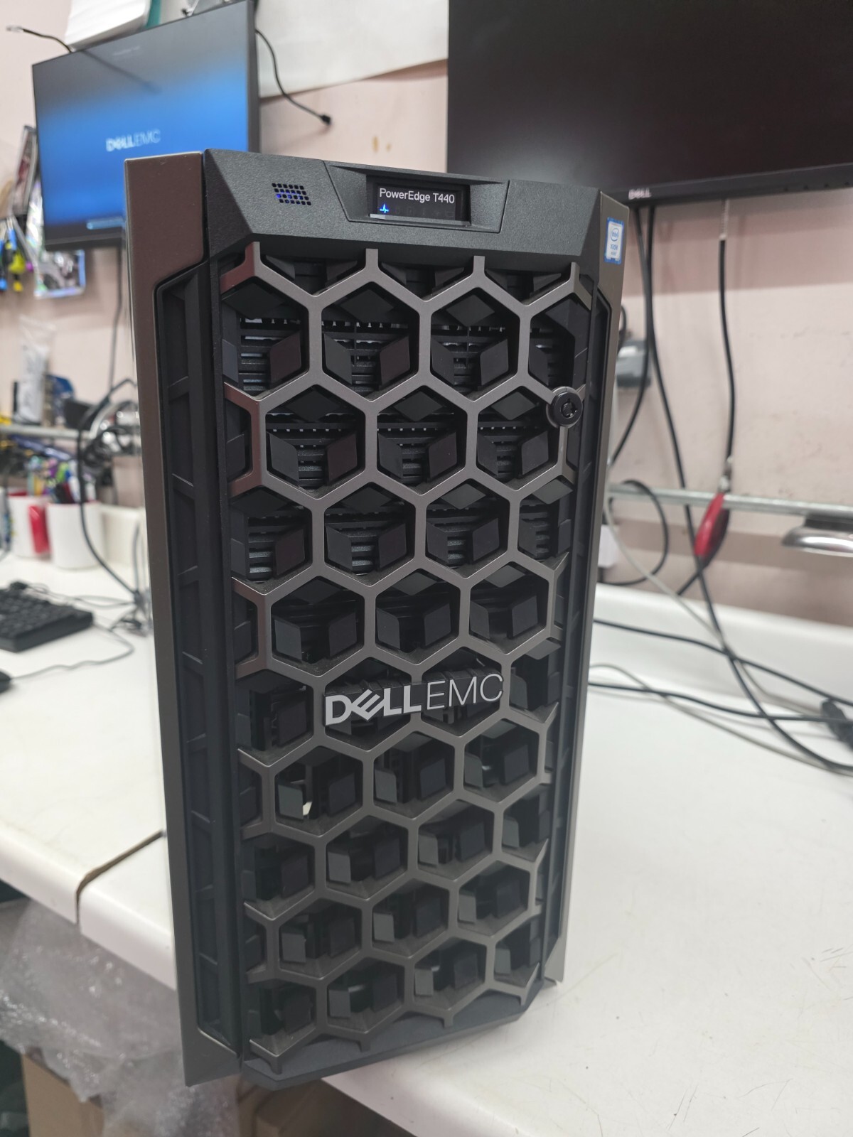 Dell PowerEdge T440| Intel Xeon 4214 32GB Ram 16TB Dual Pwr Supply Server 2025