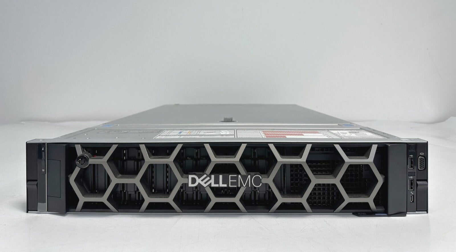 Dell PowerEdge R740 Server 2x Xeon Platinum 8180 256GB 16x 300GB 15K SAS Rack