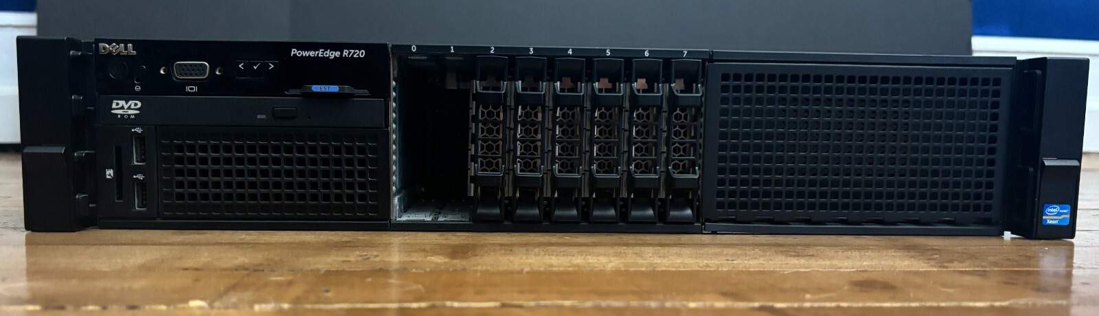 Dell PowerEdge R720 Server INTEL XEON E5-2650 V2 2.6 Ghz (B)