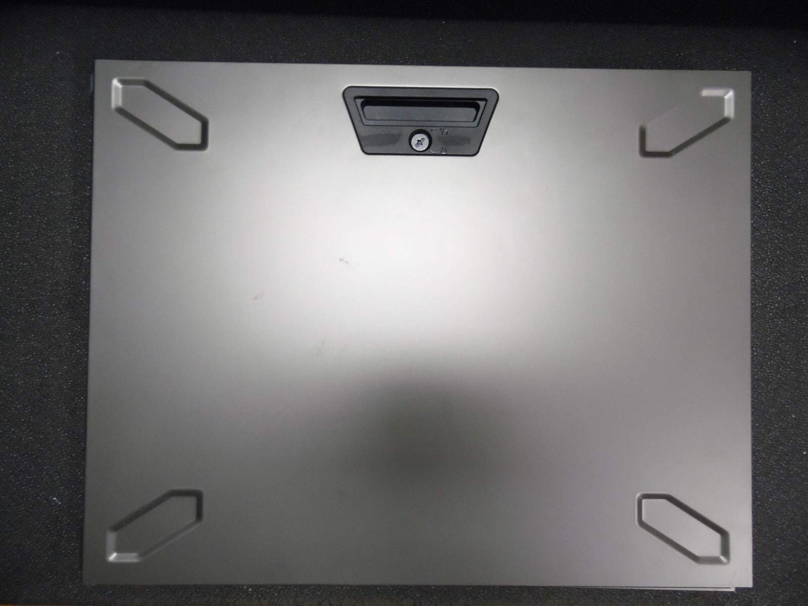 NEW DELL POWEREDGE EMC T440 SERVER CHASSIS SIDE RIGHT COVER