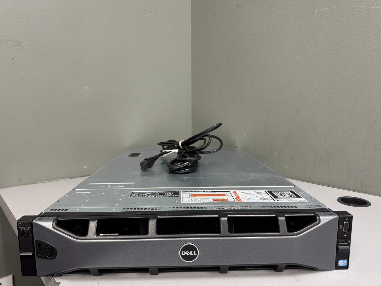 Dell PowerEdge R720xd 24 Bay SFF 2U Server 2x Xeon E5-2680 2.7GHz 8C 128GB Ram
