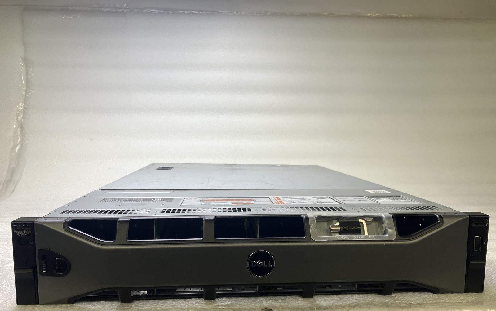 Dell PowerEdge R730xd 2x Xeon E5-2630 v3 2.4GHz 96GB RAM NO HDD NO OS Good