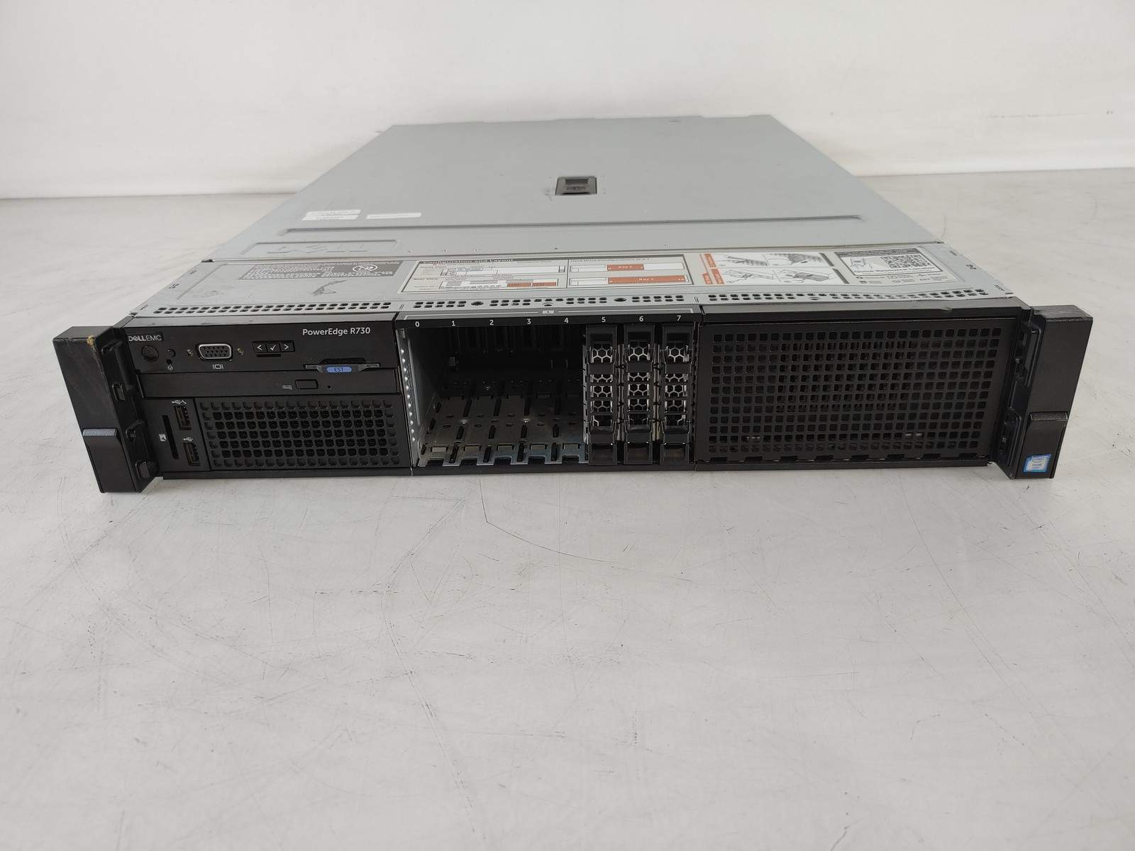 Dell PowerEdge R730 2.40 GHz Intel Xeon E5-2620 v3 32 GB DDR4 Server