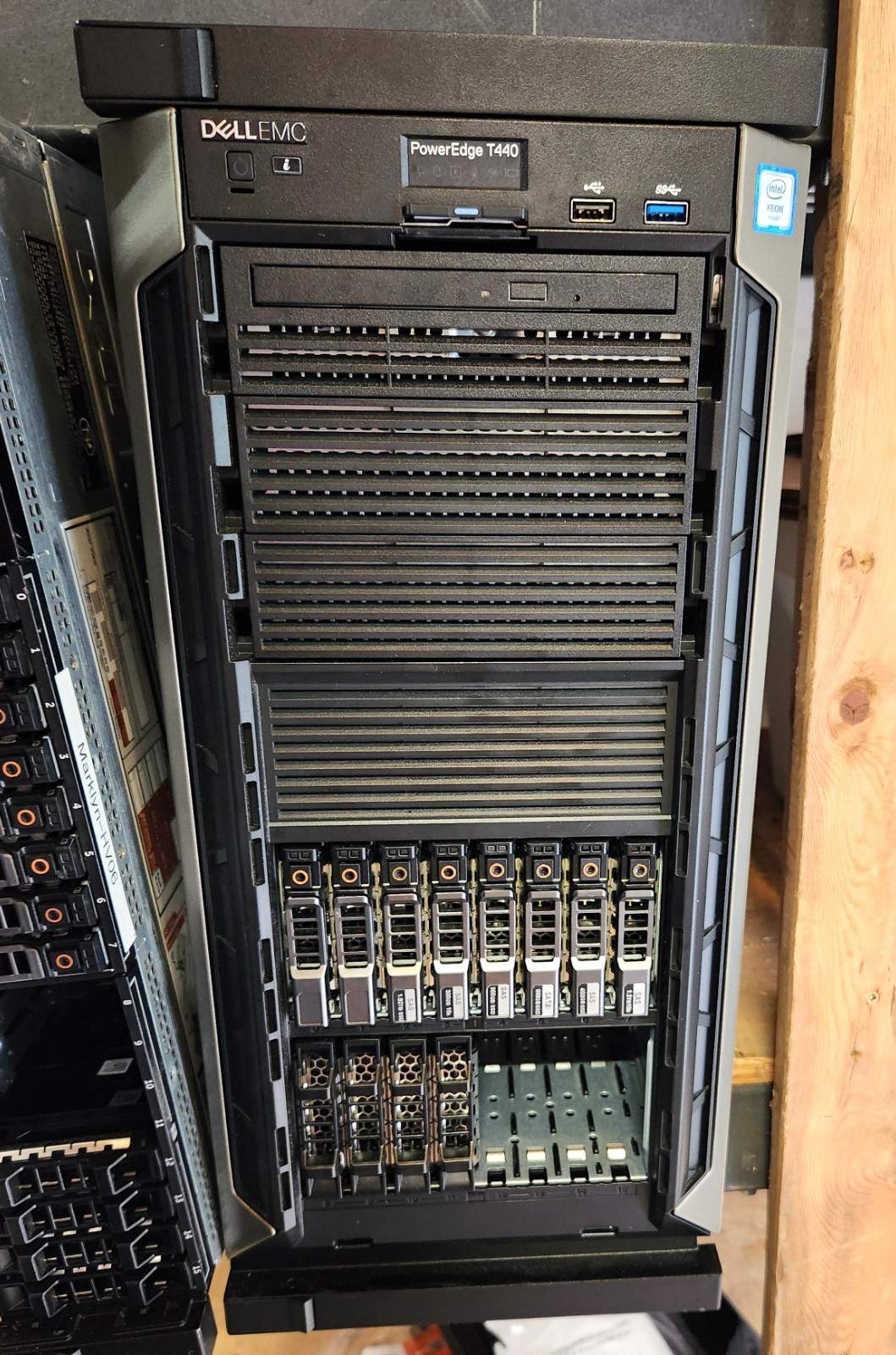 DELL EMC POWEREDGE T440 Server 16 BAY DUAL XEON GOLD 5217 256GB H740P 750W