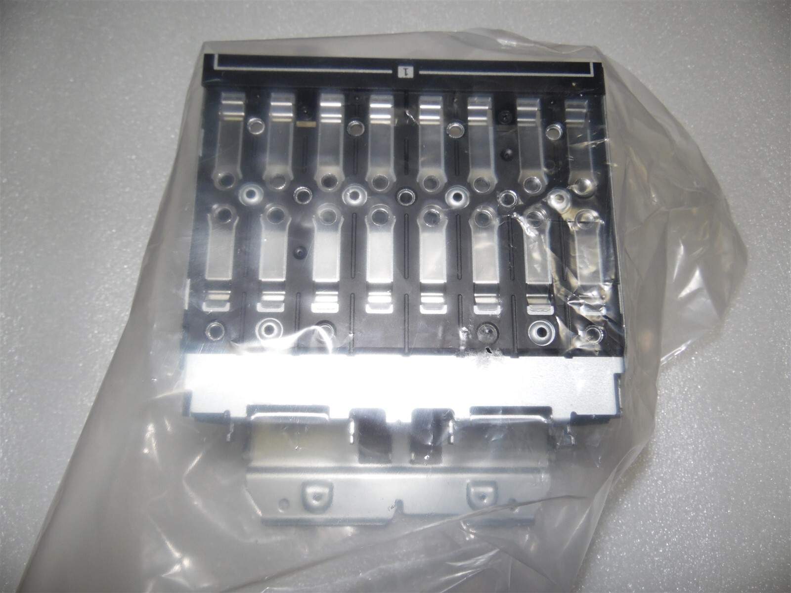 16 BAY HDD BACKPLANE CAGE 2.5″ SFF DELL POWEREDGE R720 8 BAY SFF SERVER P51CF