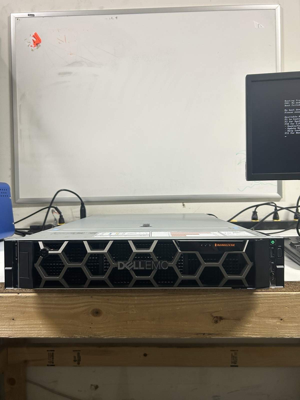 Dell PowerEdge R740 Server — 2× Intel Xeon Gold 6132 • 768 GB RAM • No Drives