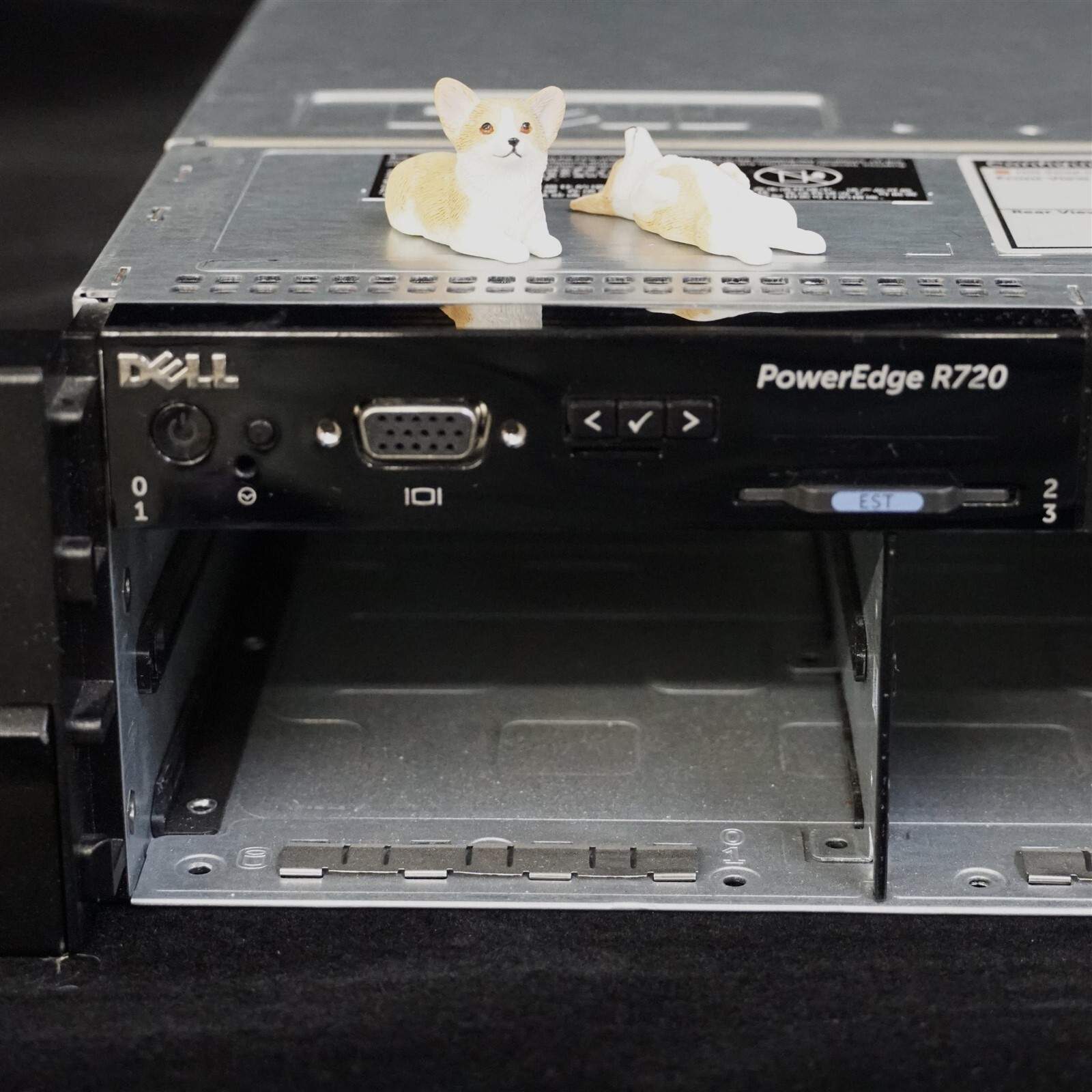 DELL POWEREDGE R720 8LFF 2x 8 CORE E5-2660 2.2GHz 32GB RAM 2x 1TB SATA H710