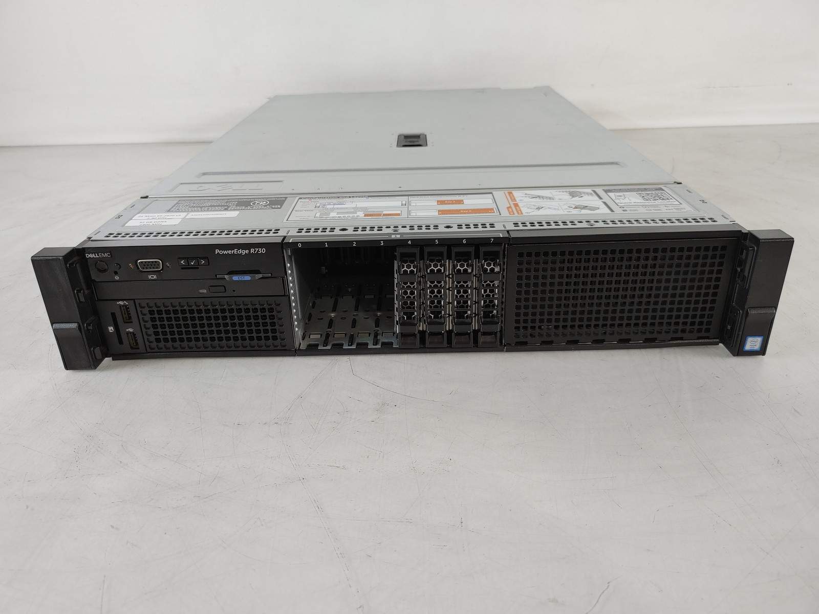 Dell PowerEdge R730 2.40 GHz Intel Xeon E5-2620 v3 32 GB DDR4 Server