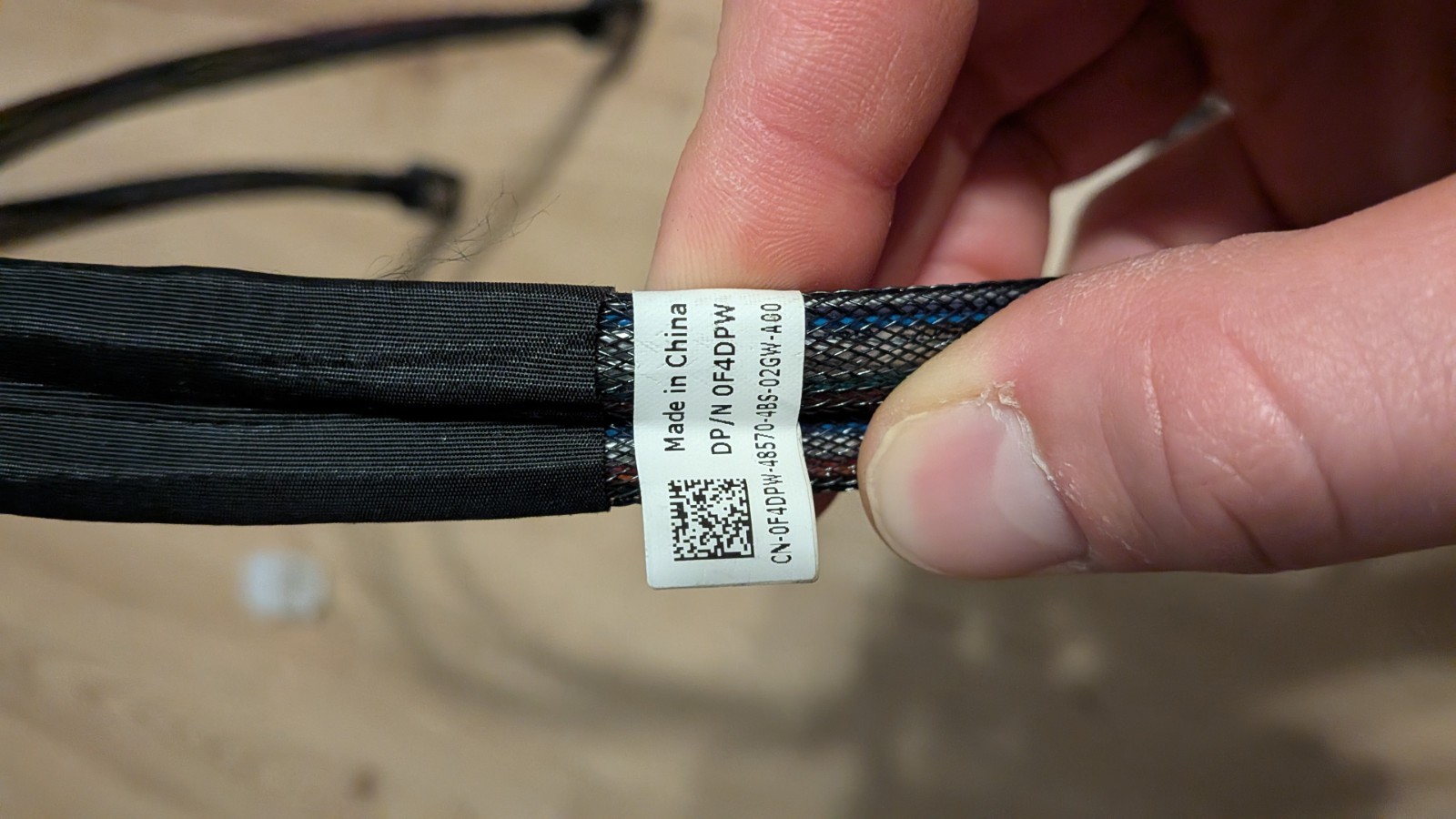 Genuine Dell PowerEdge R720 R720xd H310 H710 H710p SAS-B Mini SAS Cable 0F4DPW