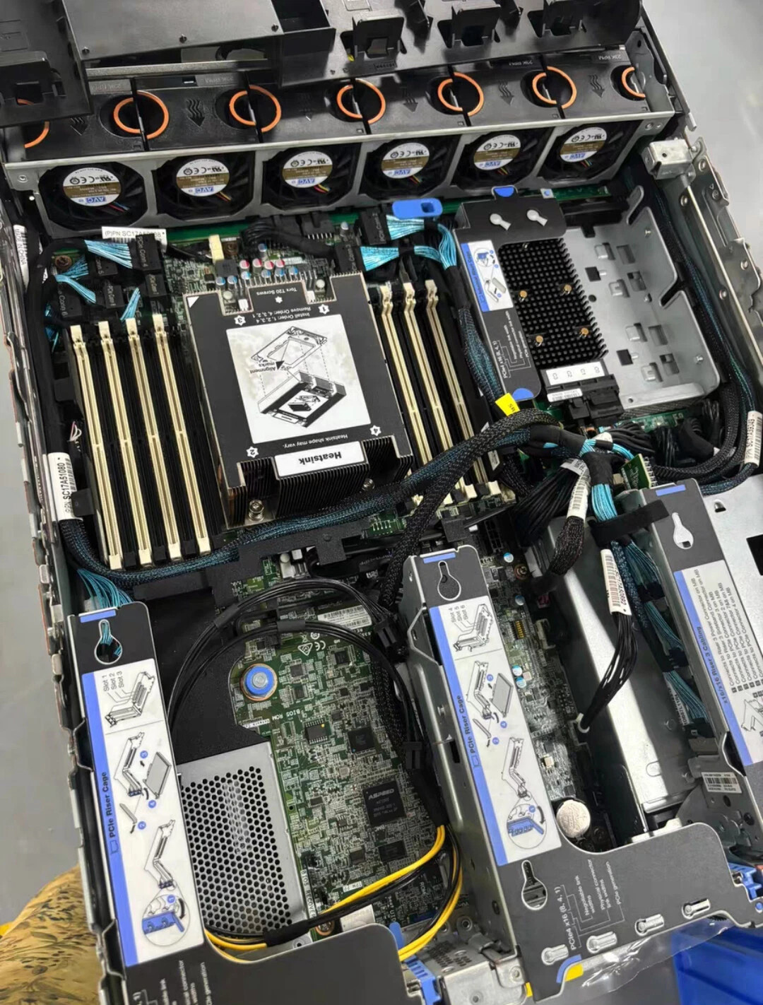 Lenovo SR655 2U Sever 12*3.5″ With AMD EPYC 7713 CPU, 256GB RAM, 10G NIC，2x1100W