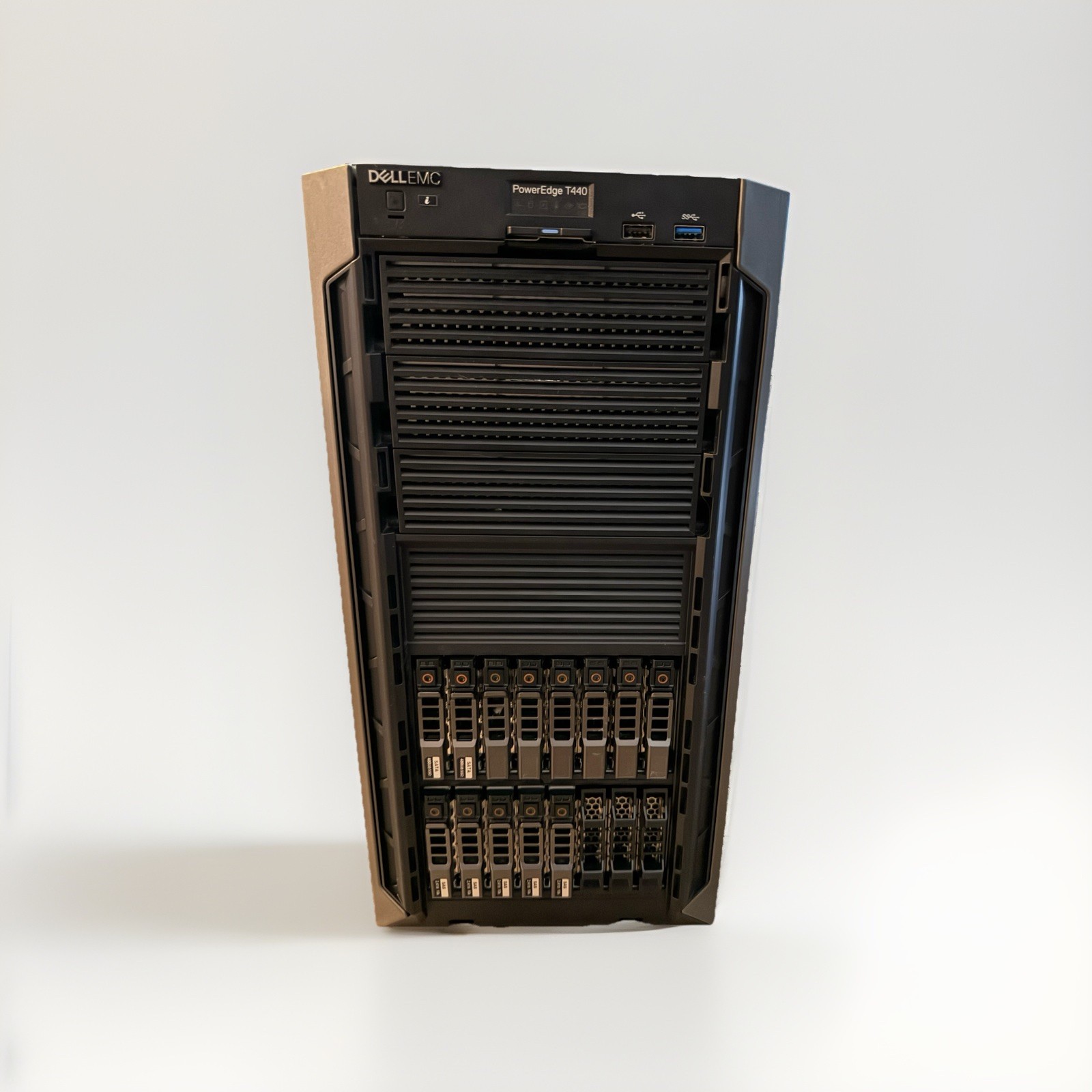 Dell PowerEdge T440 Server Xeon Gold 6244, 32 core, RTX3090, 224GB RAM, 24TB