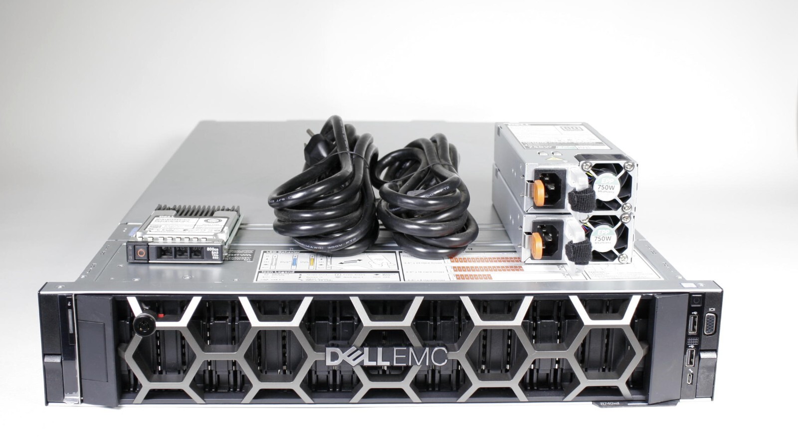 Dell PowerEdge R740xd 2x Gold 6252 24C 64GB 400Gb SSD H740p 24x 2.5″ bays