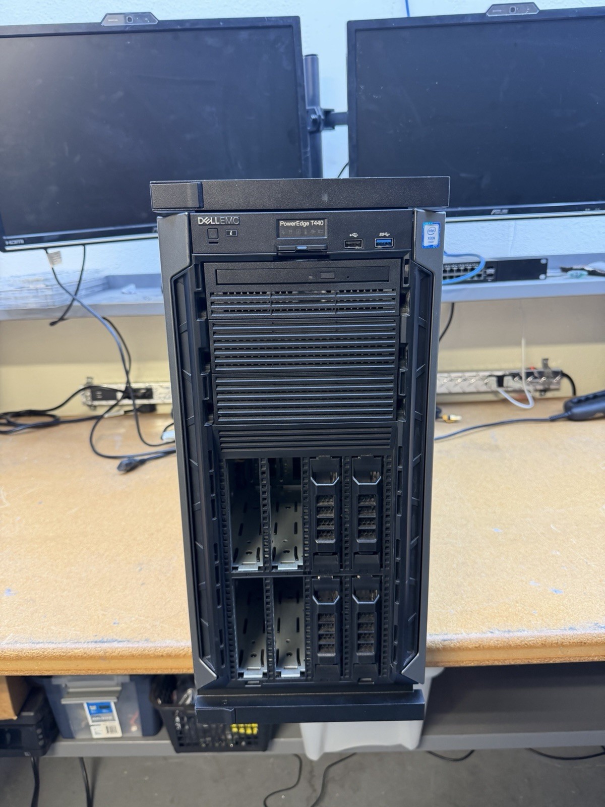 DELL PowerEdge T440 (RACK) 44 Core Server 2 X 6152 No RAM No Drives Perc H730P