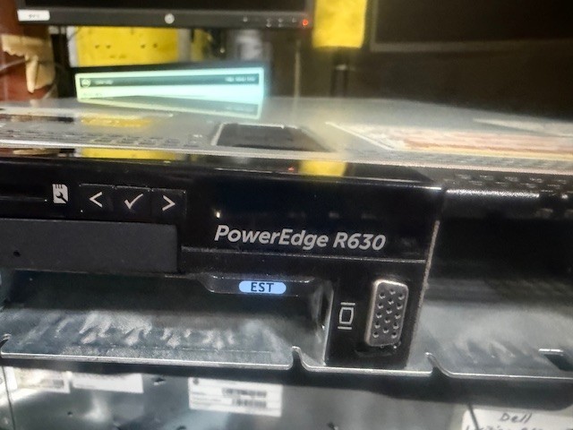 Dell PowerEdge R630 Server 2x XEON E5 2620 V3 2.4GHz 32GB Perc H330mini NO HDD